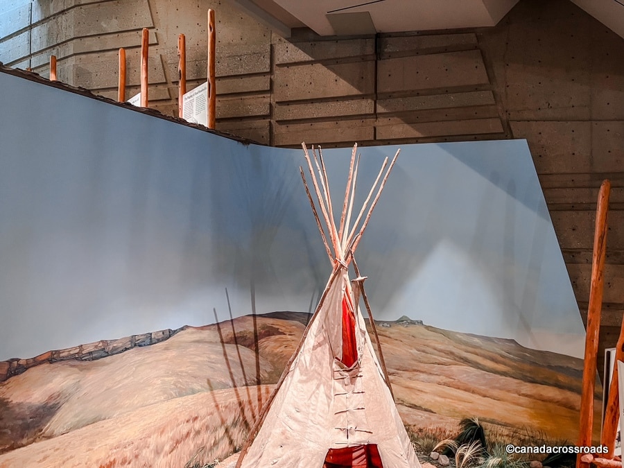 Tipi and exhibits at the Head Smashed in Buffalo Jump